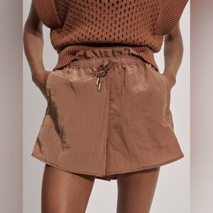 Varley Tulair High-Rise Short 3" size small